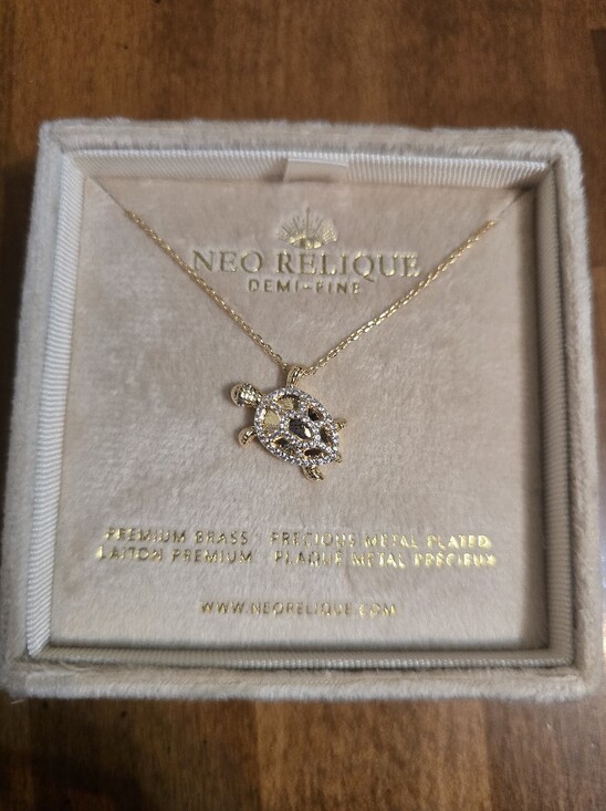 neo Relique Jewelry - Gold Turtle Pendant Necklace with Clear Crystals - Gold